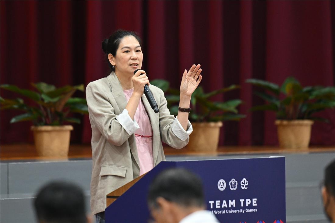 陳怡安分享個人與媒體應對的經驗。
