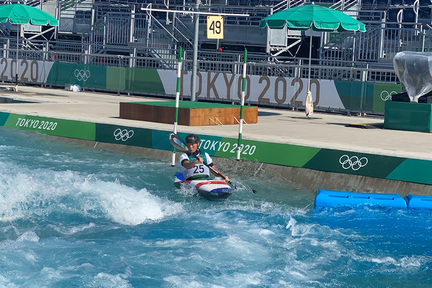 輕艇選手張筑涵在比賽場地適應環境與水流