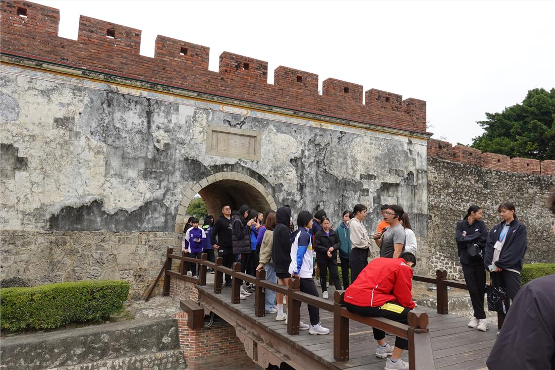 搭配文化保存教育素養課程現地教學踏查：左營舊城東城門